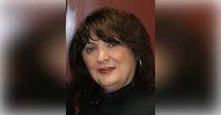 Sandra Landolfi's Instagram, Twitter & Facebook