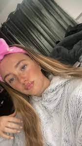 Ebony Hyde's Instagram, Twitter & Facebook