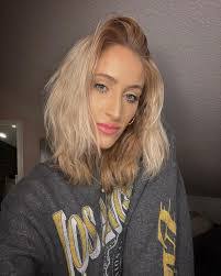 Lauren Denney's Instagram, Twitter & Facebook