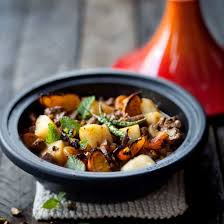 Sie ist vielseitig einsetzbar auch für andere schmorgerichte. Le Creuset Tagine Volcanic Piccantino Online Shop International