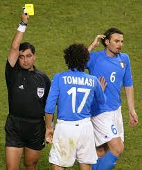 Basso, tarchiato, con gli occhi aperti a metà, l'arbitro diventa quasi subito una macchietta. The Tragic Tale Of Byron Moreno The Worst Referee Ever The Globe And Mail