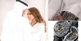 فوز الفهد أعلنت عن زواجها من رجل الأعمال الكويتي عبداللطيف الصراف في منتصف شهر مارس من العام الماضي. Ø£ÙˆÙ„ ØªØ¹Ù„ÙŠÙ‚ Ù…Ù† ÙÙˆØ² Ø§Ù„ÙÙ‡Ø¯ Ø¨Ø¹Ø¯ Ø²ÙˆØ§Ø¬Ù‡Ø§ Ù…Ù† Ø¹Ø¨Ø¯Ø§Ù„Ù„Ø·ÙŠÙ Ø§Ù„ØµØ±Ø§Ù ÙˆØ³Ø± Ø§Ù„Ø³Ø§Ø¹Ø© Ø§Ù„Ù…Ø¯Ù‡Ø´Ø© Ø¨ÙŠØ¯ Ø§Ù„Ø²ÙˆØ¬ Ø§Ù„ÙŠÙˆÙ… Ø§Ù„Ø¥Ø®Ø¨Ø§Ø±ÙŠ