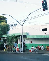 Nossa esquininha te espera! 💓🔥🥜 . Ai ai ai que DOMING&Atilde;O tem #samba 🎶  Esperamos voc&ecirc;s afinal tudo que precisamos &eacute; de apenas um bar! 🙏 E deixa  eu te lembrar 👀