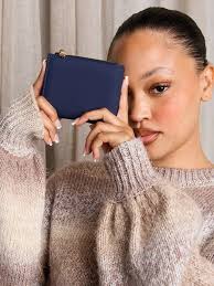 Wholesale WL2539 Evie Small Bi-Fold Snap Wallet for your store