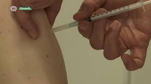 Een centraal vaccinatiecentrum voor het grootste deel van de bevolking en een decentrale aanpak voor minder mobiele mensen. Maximum Kwartier Rijden Voor Vaccinatiecentrum Neeroeteren Tv Limburg