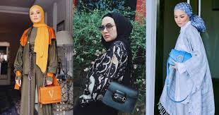 Dia menyedari semua beg tangan hilang ketika masuk ke kereta dan ingin bergerak ke tempat jualan mood saya nampak tali beg tangan pink milik isteri ketika dia cuba masukkan dalam bajunya. Terpegun Tengok Koleksi Beg Tangan Neelofa Gabungan Jenama Mewah Ada Macam Macam Warna Nona