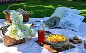 Simple picnic ideas for fuss free ultimate way to dine alfresco