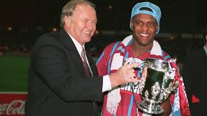 Dalian atkinson was tasered for six times longer than standard by pc benjamin monk, a court is image captionformer aston villa striker dalian atkinson died in 2016 in telford, shropshire, at the. Former Villa Star Dalian Atkinson Dies After Being Tasered By Police Eurosport