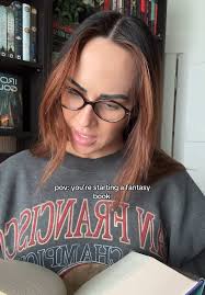 It happens every time 😅 #fantasybooks #fantasyreader #fantasybooktok  #readingproblems