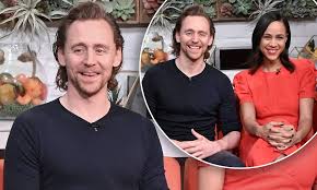 Tom hiddleston's current girlfriend is zawe ashton, however, before them, several women have been by the side of the handsome actor loki, we will tell you about them. Tom Hiddleston Sends Tongues Wagging As He Cosies Up To His Rumoured Girlfriend Zawe Ashton Daily Mail Online