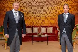 Bas van 't wout, sinds enkele maanden de minister van economische zaken en klimaat, kan vanwege een burn out zijn functie voor een periode van tenminste drie maanden niet vervullen. Bas Van T Wout Benoemd Tot Staatssecretaris Van Szw Kinderopvangtotaal