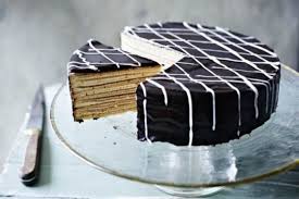 Preparate la glassa al cioccolato semplicemente. Ricetta Della Torta Di Crepes Alla Nutella E Panna