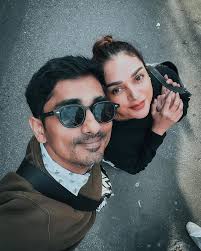 Siddharth pens a heartfelt poem for wife Aditi Rao Hydari