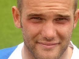 Wrexham FC sign defender Neil Ashton