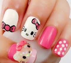Un diseño sencillo para las uñas de tus pies es que pinten tres de tu uñas de un color pastel como rosa por ejemplo, otra uña de color dorado o plateado y la más grande basta con ponerle dos líneas para que cambie por completo el look. Imagenes De Disenos De Unas Para Pies De Ninas Imagenes De Unas