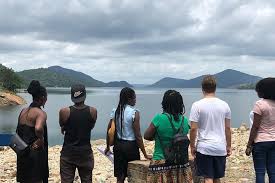Vilket företag tillhandahåller utforska wli waterfalls, mountain afadjato & tafi atome monctu sanctuary? Discover Ghana Wli Waterfalls Mountain Afadjato Monkey Sanctuary Akosombo 2021 Accra