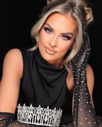 When you can't pick a favorite, post 'em all 🤍 Love you @mattie_sloan14  and every shoot we've done over the last 6+ years 😘