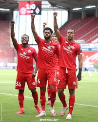 He operates mainly as a forward. Sportschau On Twitter Robin Quaison Jeremiah St Juste Und Bote Baku Setzen Beim Spiel Gegen Den Sv Werder Bremen Ein Zeichen Gegen Rassismus M05svw Blacklivesmatter Https T Co Pe9y7gyw2h