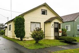 See Inside Kurt Cobain S Childhood Home Kurt Cobain Kurt Cobain Young Music Magazines