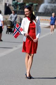 Bilderesultat for 17 mai kjole