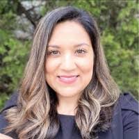 Jocelyn Robles's Instagram, Twitter & Facebook