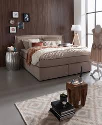 Das Frohliche M Saarlouis Raume Schlafzimmer Boxspringbett Mit Kissen Set Aus Kunstfaser Boxspringbett Mit Kissen Set Joc Junges Wohnen Wohnen Zimmer