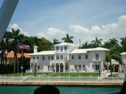 The Original House Where The Movie Scarface Was Filmed With Al Pacino Was The Start Of Our Star Island Tour Celebrity Houses Famous Houses Hollywood Homes