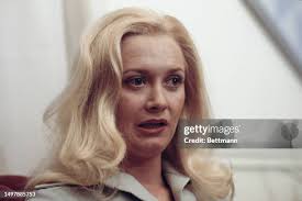 32 Elizabeth Hays Foto's en afbeeldingen van hoge resolutie