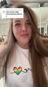 Amber Lunt's Instagram, Twitter & Facebook