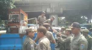 Inilah rangkuman definisi hangat hangat tahi ayam dari berbagai. Jakarta Jangan Hangat Hangat Tahi Ayam Tertibkan Trotoar