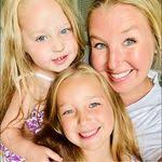 Heather Sendler's Instagram, Twitter & Facebook