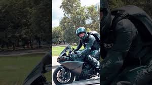 За основу своего прозвища юный блогер взял свое настоящее. Edvard Bil Na Motocikle Youtube