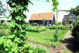 Onze vereniging bevordert het fokken en tentoonstellen van konijnen, cavia's, hoenders, volièrevogels. Bed In Waterland Bed Breakfast Broek In Waterland