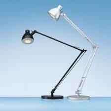 Beide zeichnen sich durch ein höchstmaß an flexibilität und ausgeklügeltes design aus. Tischlampen Tageslichtlampen Buro Officebase De