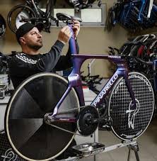 If i had to have a pure tt bike, i guess this one isn't too bad. Filippo Ganna Time Trialing To The Giro Fizik
