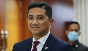Kerajaan telah mengumumkan perintah kawalan pergerakan (pkp) di seluruh negara malaysia kecuali sarawak. 15 Kementerian Terlibat Dalam Meluluskan Kebenaran Bekerja Ketika Pkp Azmin Ali Trp