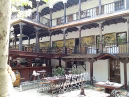 Vrei să comanzi orice de la hanu' lui manuc în bucurești? Restocracy