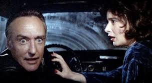 DAILY FILM DOSE: A Daily Film Appreciation and Review Blog: Blue Velvet