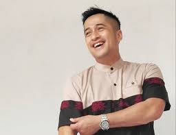 Putra ketujuh dari delapan bersaudara pasangan h. Irfan Hakim Histeris Ikan Peliharannya Seharga Ratusan Juta Mati Fajar