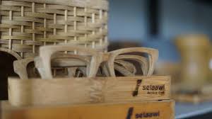 Arts and crafts shop in purwokerto, jawa tengah, indonesia. Saatnya Kerajinan Bambu Selaawi Garut Go International Regional Liputan6 Com