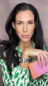 ⏱When a 5 min face is essential. , ⭕️Color corrector, inner eye: Wheat ,  🧡Main skintone: Amber , 💡Brightner: Linen, 🟤Contour: Stone , 💕Blush:  Madrid, 💋Lips: Royal + Petal , Curious what colors would ...