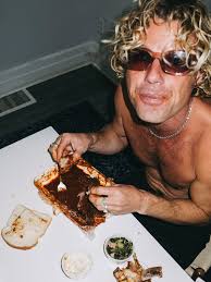 A most beautiful moment backstage with Flora Falls 🤩 These two are gems  and insanely talented! Get to their Berlin show December 6th!