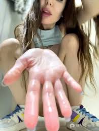 Sexy Alina Vibe Me shows off her luscious pussy on live cam