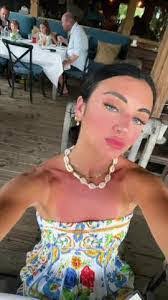 Ivy Holcomb's Instagram, Twitter & Facebook