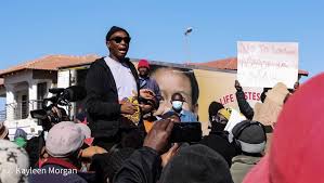 The act or an instance of rebelling against a government in power or the civil authorities; Twiyiqiftio6 M