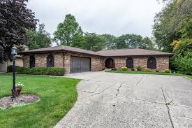 Materials and supply libertyville sales taxes. 1100 Crane Blvd Libertyville Il 60048 Mls 10508707 Coldwell Banker