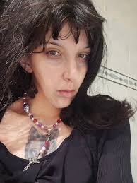 L'homme se complique inutilement l'existence, en recherchant sans trêve des  solutions lointaines et compliquées ; c'est seule la solution immédiate qui  compte et aucune autre.”