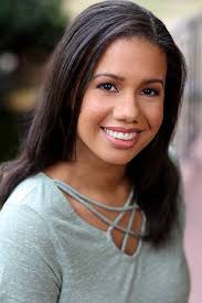 Nicole Burgess's Instagram, Twitter & Facebook