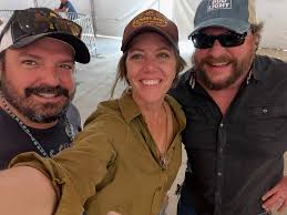 Gonna go to the Outback Beer Garden (the Down Under actually) and sit in  with Weston Ripps tonight. ✨