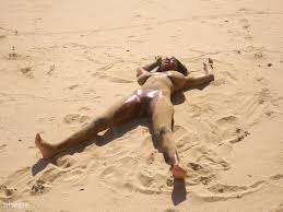 Kiihkeitä hiekkaveistoksia - Hegre **Porno**